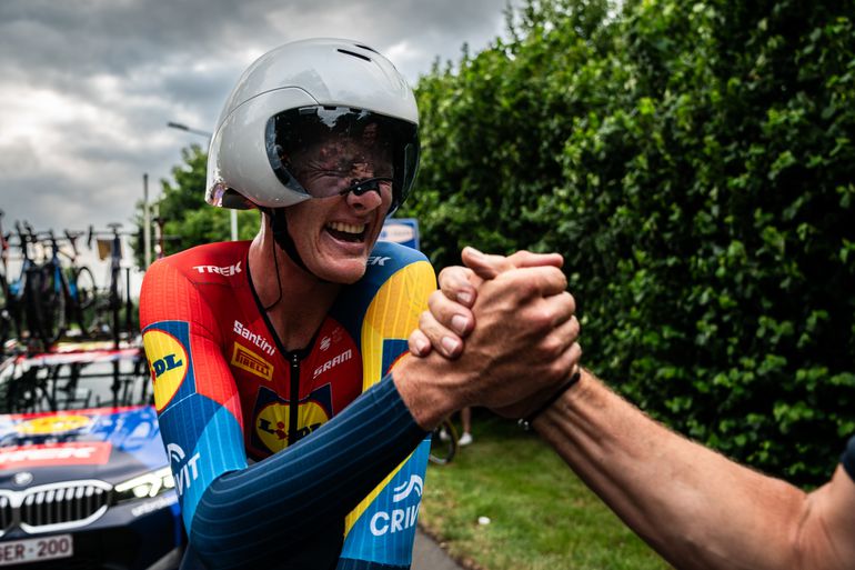 Winnaar van NK tijdrijden doet opvallende uitspraak na prolongeren titel: 'Het is wel een beetje op'