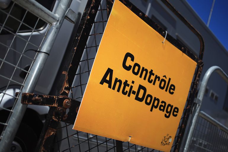 Pijnlijk dopingnieuws vlak voor start Tour de France: 'Dat is echt een grote grap'