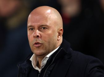 Groot probleem voor topcoach Arne Slot op komst? Belangrijke sterkhouder dreigt gratis te vertrekken