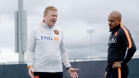 Bondscoach Ronald Koeman doet boekje open over 'lang gesprek' met Donyell Malen op WK