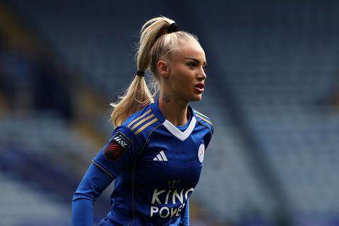 'Mooiste voetbalster ter wereld' (27) deelt prachtig privénieuws: 'Voor altijd'