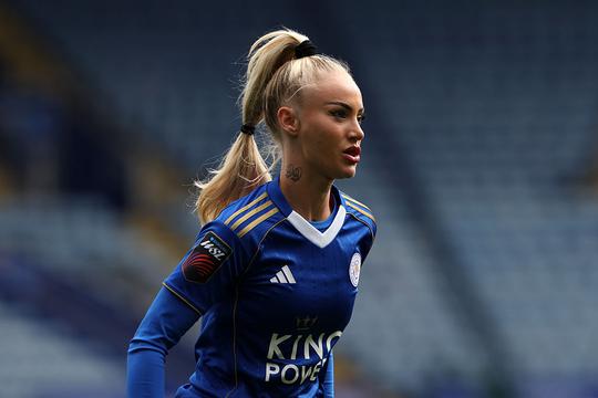 'Mooiste voetbalster ter wereld' (27) deelt prachtig privénieuws: 'Voor altijd'
