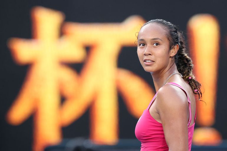 Toptennisster (22) doet opmerkelijke bekentenis over liefdesleven, honderden mannen melden zich aan