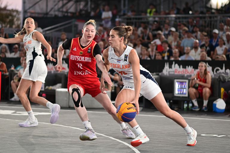 EK 3x3 basketbal: zo laat spelen Nederlandse vrouwen de halve finale, mannenploeg uitgeschakeld