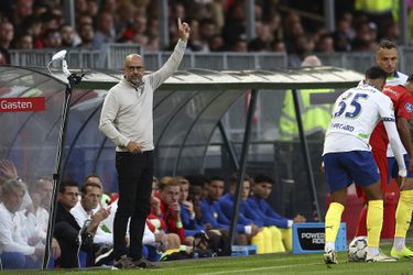 Peter Bosz waarschuwt PSV na felicitatie: 'Dat moet echt beter, daar heb ik ze op gewezen'