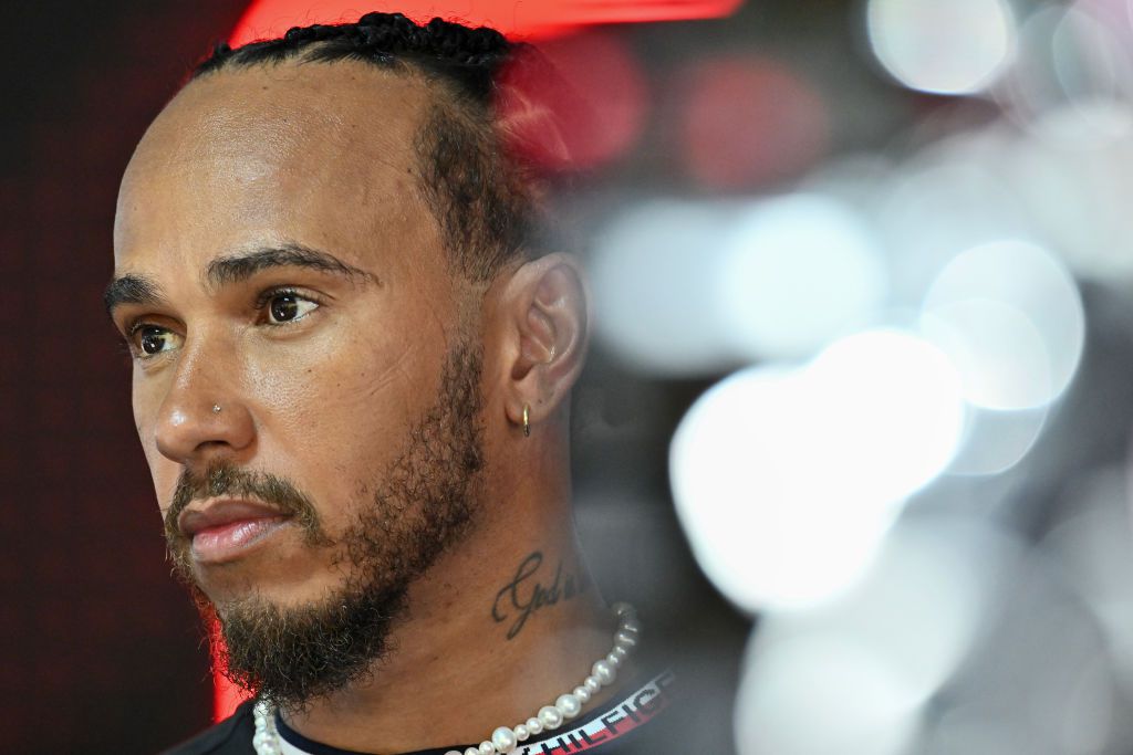 Lewis Hamilton diep teleurgesteld na slechte kwalificatie Zandvoort: 'Het ging gisteravond fout'