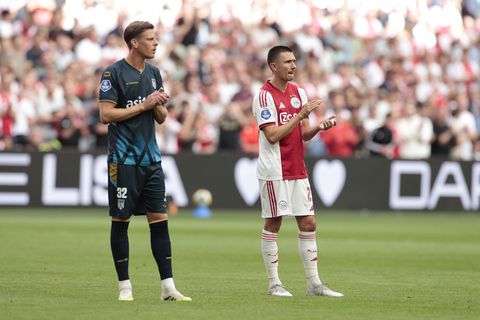 Ajax wint moeizaam van Heracles na emotionele middag in de Johan Cruijff ArenA