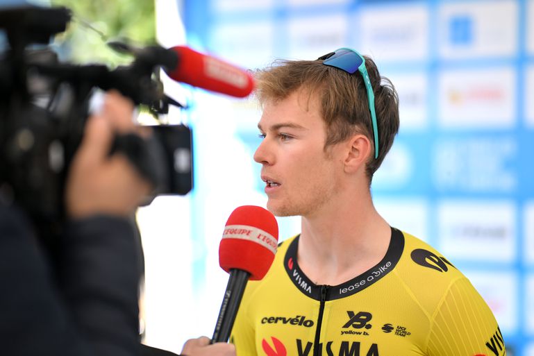 Visma-renner beleeft rampzalige Vuelta-dag: schouder tweemaal uit de kom en 'gestolen fiets'