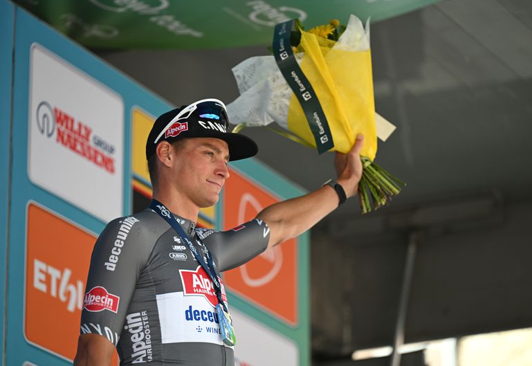 Mathieu van der Poel verrast vriendin met opvallende activiteit na loodzware koers: 'Ben jij ooit moe?'
