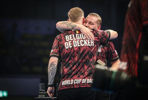 Goede dartsvriend breekt lans voor afgekraakte Dimitri van den Bergh: 'Wat verwachten ze dan?!'