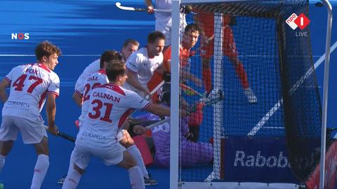 Chaotische minuten op WK hockey: woede bij Nederland om afgekeurde goal, domper Engeland en tóch een treffer