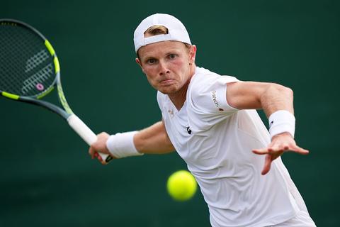 Domper voor Jesper de Jong: Nederlandse toptennisser gaat onderuit