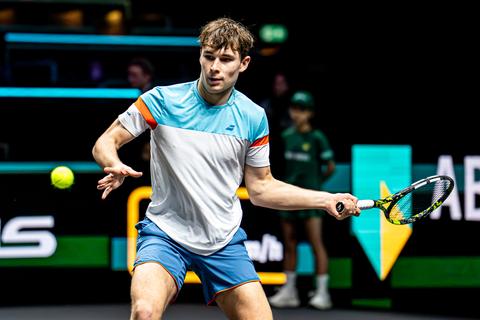 Nederlands tennistalent (19) beleeft primeur in prille loopbaan na sterke optredens