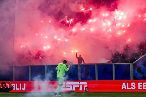 SC Cambuur komt met update na vuurwerkgeweld Feyenoord-fans: aantal gewonden loopt op