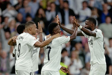 Real Madrid komt goed weg na merkwaardig slotoffensief Deportivo Alavés