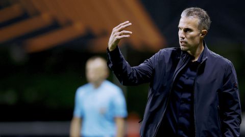 Robin van Persie vol onbegrip over uitspraken Feyenoord-aanvoerder Sem Steijn: 'Heeft daar niets mee te maken'