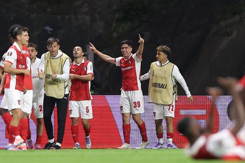 Feyenoord stelt zichzelf én het Nederlandse voetbal teleur met onnodig verlies in Europa League