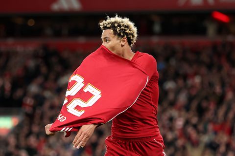 Liverpool-speler biedt excuses aan, maar moet wel op de blaren zitten: 'Emoties kregen de overhand'