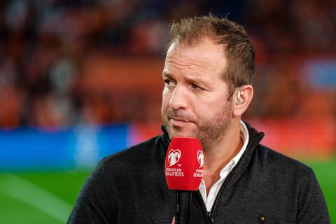 Rafael van der Vaart woest na afgekeurde Oranje-goal tegen Duitsland: 'Een grove schande'