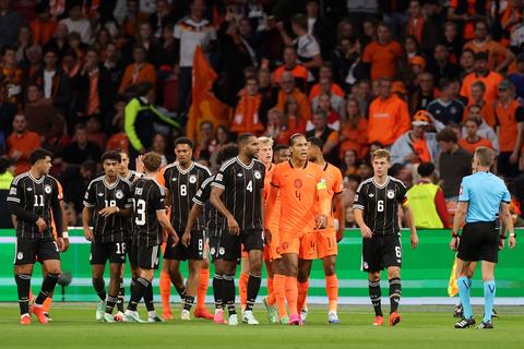 Oranje-spelers woedend na controversieel moment tegen Duitsland