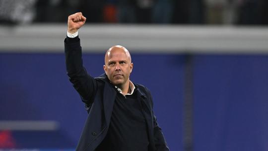 Arne Slot schrijft geschiedenis bij Liverpool met waanzinnige seizoensstart