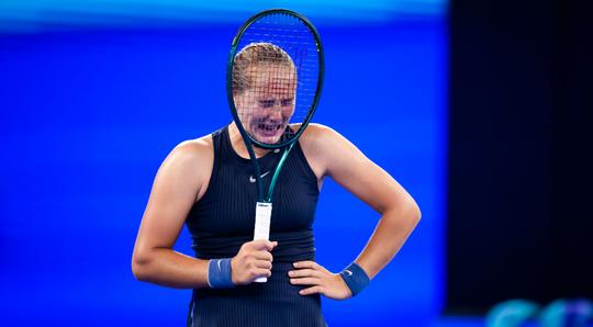 Nieuwe klap voor toptennisster die in huilen uitbarstte: gegarandeerde 300.000 euro gaat in rook op