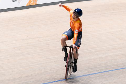 Oranje boven op WK baanwielrennen: Harrie Lavreysen maakt indruk, Lorena Wiebes wint openingsonderdeel omnium
