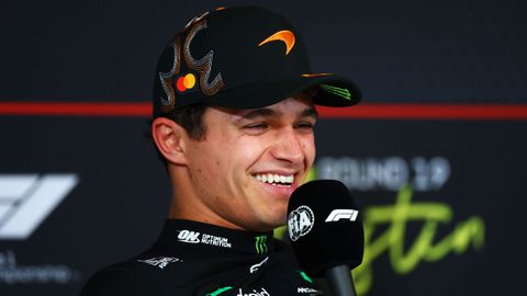 F1-team Max Verstappen krijgt flinke boete door 'hilarische' valstrik McLaren: 'We zullen het blijven plaatsen'