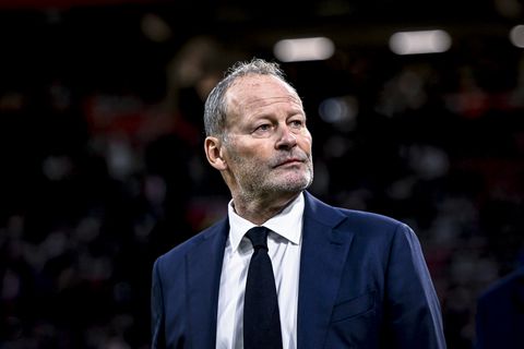 Gefrustreerde Danny Blind haalt hard uit naar Ajax: 'Ik vind het wel genoeg geweest'