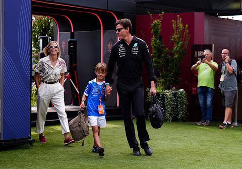 Grote schrik voor Mercedes-teambaas Toto Wolff: zoon (9) betrokken bij huiveringwekkend kartongeluk