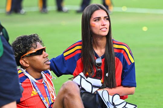 Vader van Lamine Yamal (19) geeft opmerkelijke reactie op relatie van topvoetballer