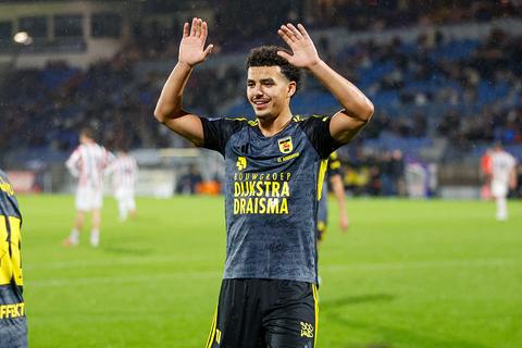 Voetballer (21) speelt Eredivisie-duel uit met gebroken lichaamsdeel: 'Arts heeft er een beetje aan geknutseld'
