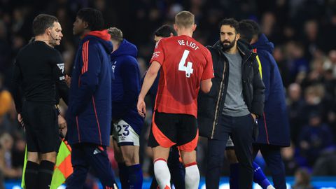 Opvolger van Erik ten Hag bij Manchester United krijgt ervan langs: 'Werden gedomineerd door de Tractor Boys'