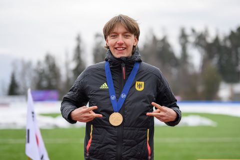 Duitse schaatssensensatie (18) rolde per toeval sport binnen: 'Daar was geen plek voor me'