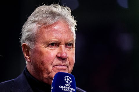 Succescoach Guus Hiddink krijgt de lachers op zijn hand met Ajax-grap: 'Dat is ongelofelijk'