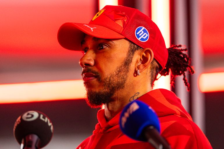‘Belachelijke boete’ voor Formule 1-icoon Lewis Hamilton in Las Vegas: ‘Dit gaat nergens over’