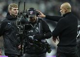Pep Guardiola ruziede met een cameraman na Newcastle United - Manchester City. ©Getty Images