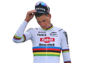 Alle lof voor fenomeen Mathieu van der Poel, maar: 'Ik denk dat dát nog wel aan hem knaagt'