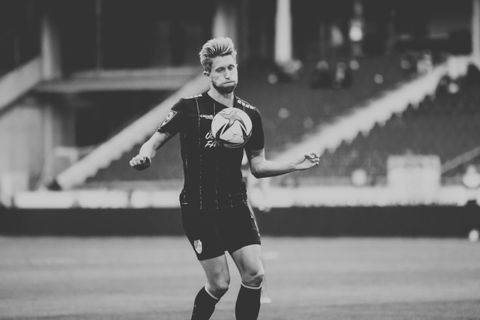 Emotionele reacties in Duitsland na tragische dood voetballer (34): 'Je zult voor altijd in onze harten blijven'