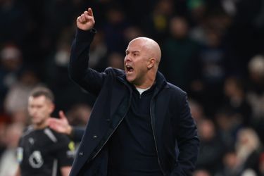 'Gefrustreerde' Arne Slot benadrukt verbeterpunt bij Liverpool: 'Daarmee word je zeker geen kampioen'