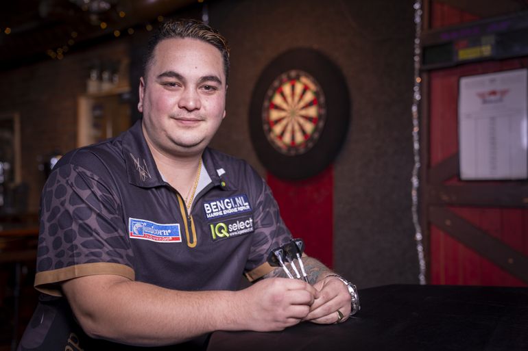 Jeffrey de Zwaan haalde WK darts met prik in de schouder: 'Laten we maar kijken hoe het gaat lopen'