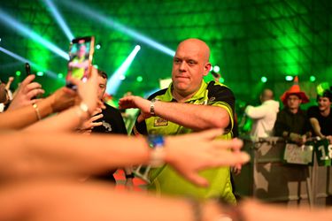 Michael van Gerwen hoopt in Luke Littler een nieuwe Phil Taylor te treffen