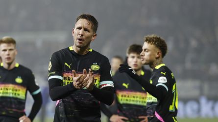 Oud-trainer looft 'lastpak' Noa Lang na wegtrekken Luuk de Jong: 'Dan snap je echt waar het over gaat'