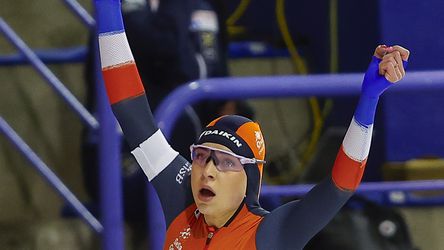 Schaatstopper Joy Beune rijdt bij World Cup iedereen aan gort en verklaart succesformule: 'Ik ben een spons'