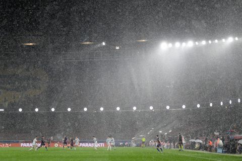 Pijnlijk moment voor FC Barcelona: gerenoveerd Camp Nou valt door de mand
