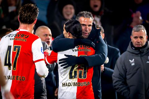 Vóór PSV - Feyenoord gaat Robin van Persie vol voor 'kans van 11 procent': 'Dat heb ik me laten vertellen'
