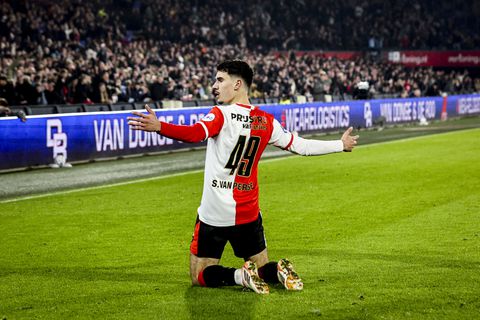 Loftrompet voor Shaqueel van Persie bij Feyenoord: ‘Het is gewoon een natuurtalent’