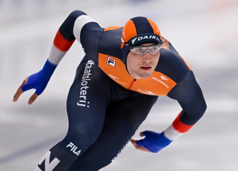 Topschaatser Jenning de Boo ontsnapt aan drama tijdens tweede 500 meter op World Cup Inzell