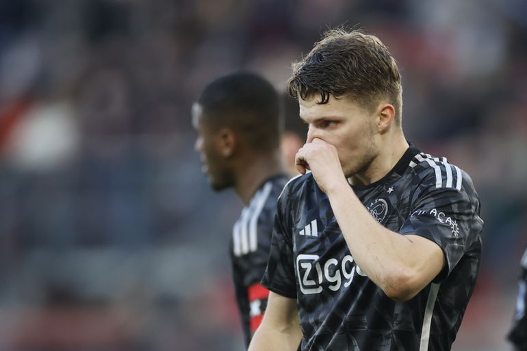 Anton Gaaei verwijdert al zijn posts op Instagram na vroege wissel bij Ajax