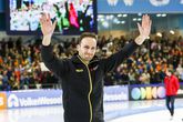 Thomas Krol in tranen bij eerbetoon in Thialf: 'Kon me geen mooier afscheid wensen'